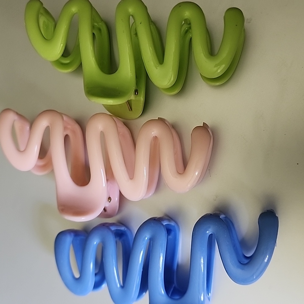 3 HAIR CLAW BUNDLE